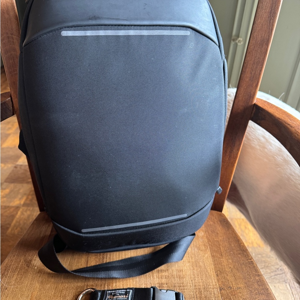 Nomatic NAVIGATOR SLING 10L